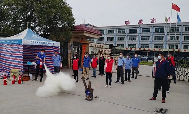  滅火操作人人會(huì)，消防安全記心中